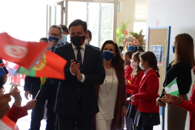 El Colegio Monaita Mulhacén inaugura sus nuevas bibliotecas IB para