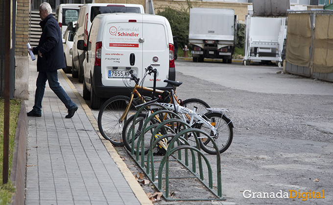 Dónde aparcar la bicicleta en Granada?