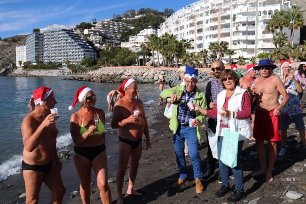 BRINDIS NAVIDAD TRAS EL BAÑO EN ALMUÑECAR 19