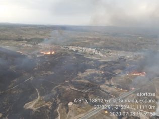 Incendio forestal en Freila