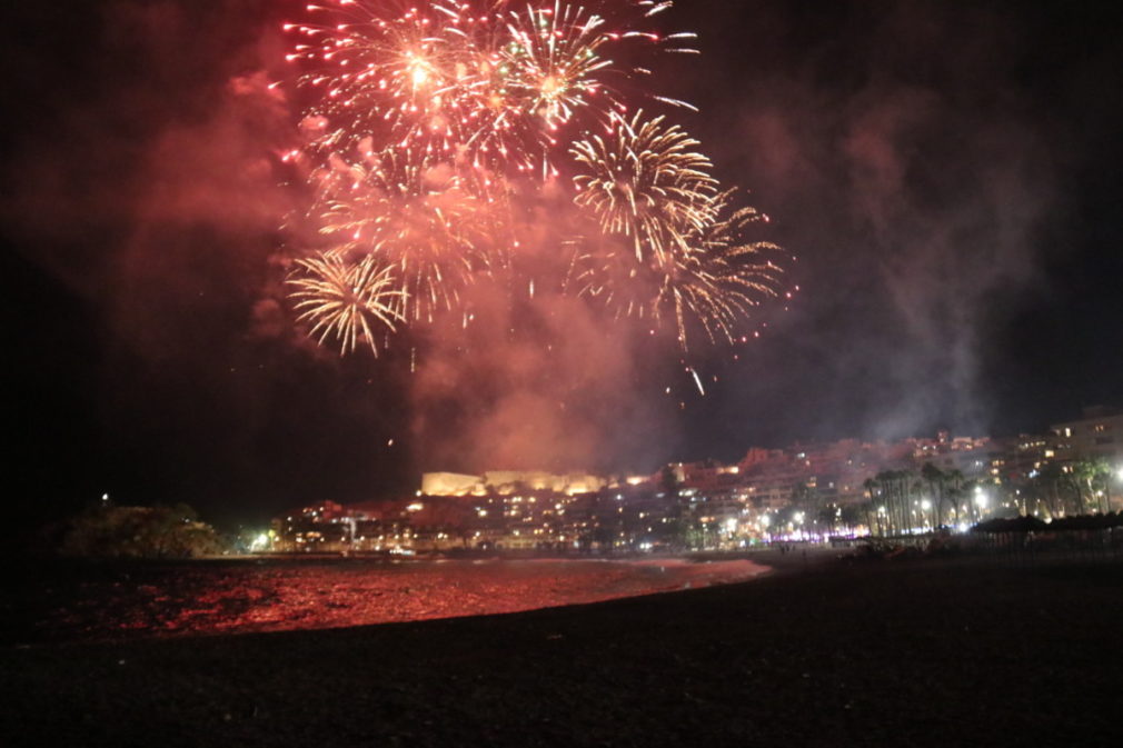 FUEGOS ARTIFICIALES DESDE EL CASTILLO DE SAN MIGUEL EN ALMUÑÉCAR 20