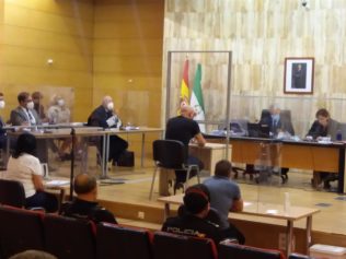 Juicio con jurado popular a acusado de asesinar a puñaladas en Maracena a su ex mujer - EUROPA PRESS