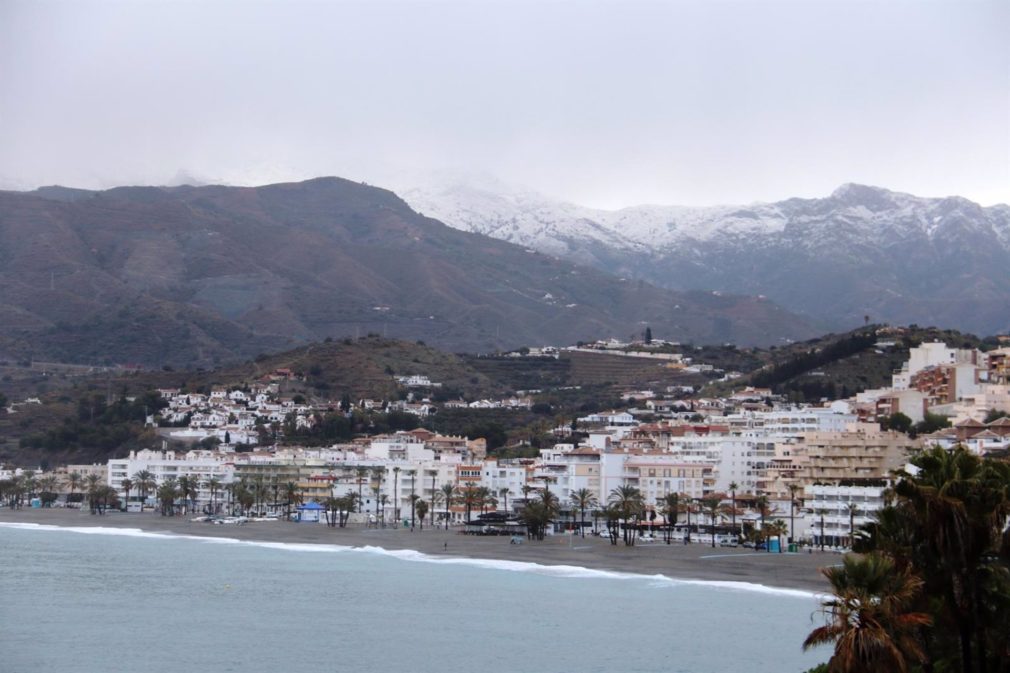 Granada.- Nieva en las cumbres más altas de Almuñécar tras caer lluvia hasta más de 60 litros por metro cuadrado