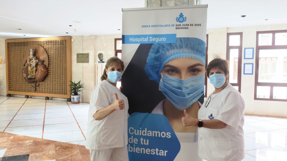 Los sanitarios del Hospital San Rafael señalan esta vacunación como un paso más hacia la victoria contra el virus