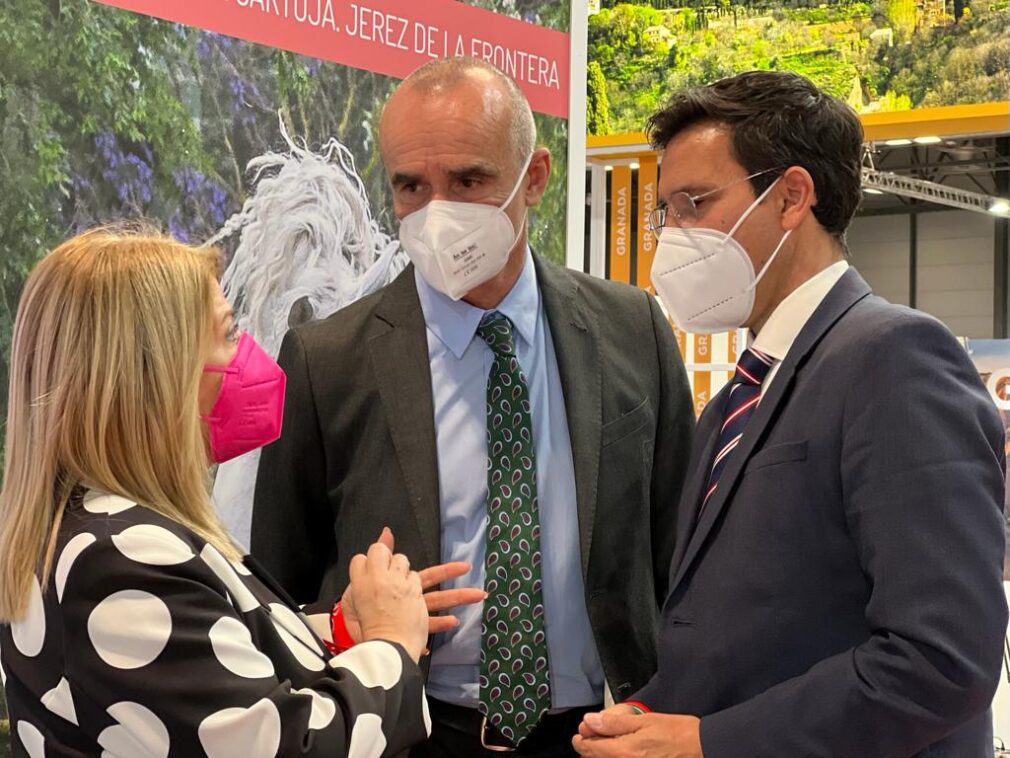 El alcalde de Granada, Francisco Cuenca, junto a los alcaldes de Sevilla y Jerez 2