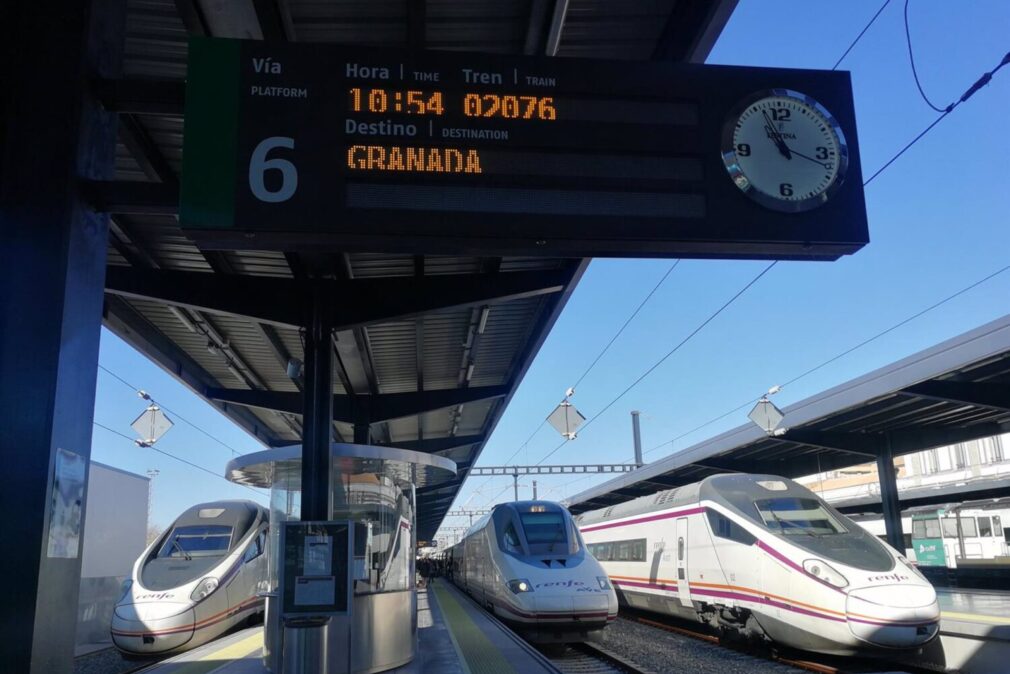 Granada.- El Pleno pide al Gobierno la mejora de las conexiones ferroviarias