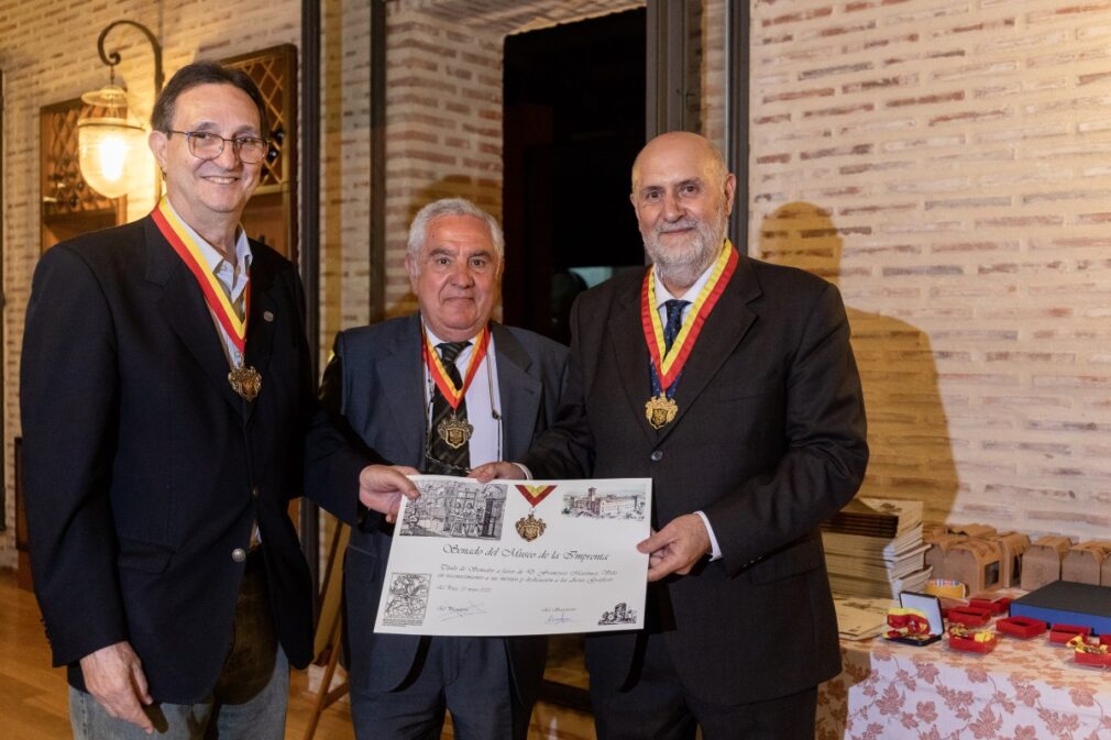 Francisco Martínez, a la derecha, junto a Enrique Fink y José Luis Martín Montesinos Foto Juan Peiró