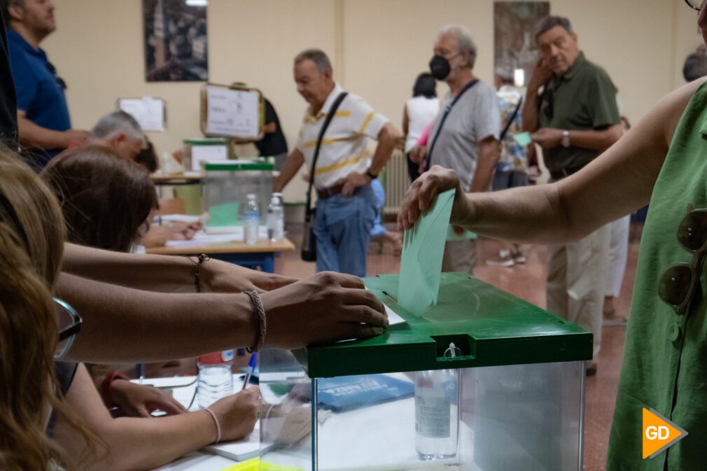 FOTOS votantes, Mariran Carrazo y ana Villaverde_-2