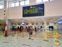 Pantalla con vuelos del aeropuerto Federico García Lorca Granada-Jaén | Foto: Miguel Lopez