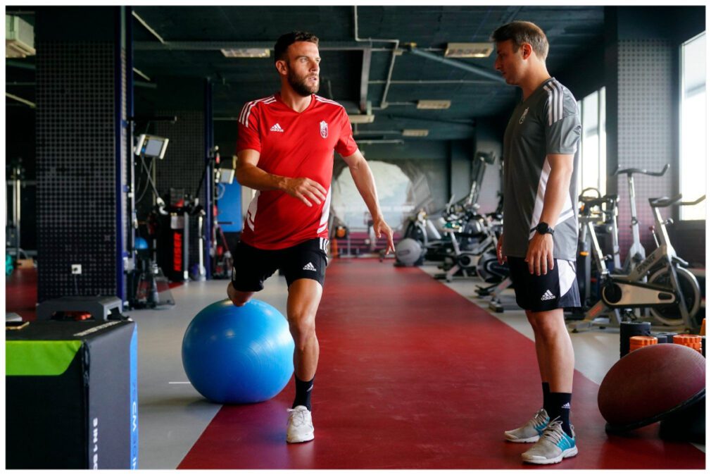 Estreno de la ropa de entrenamiento del Granada CF