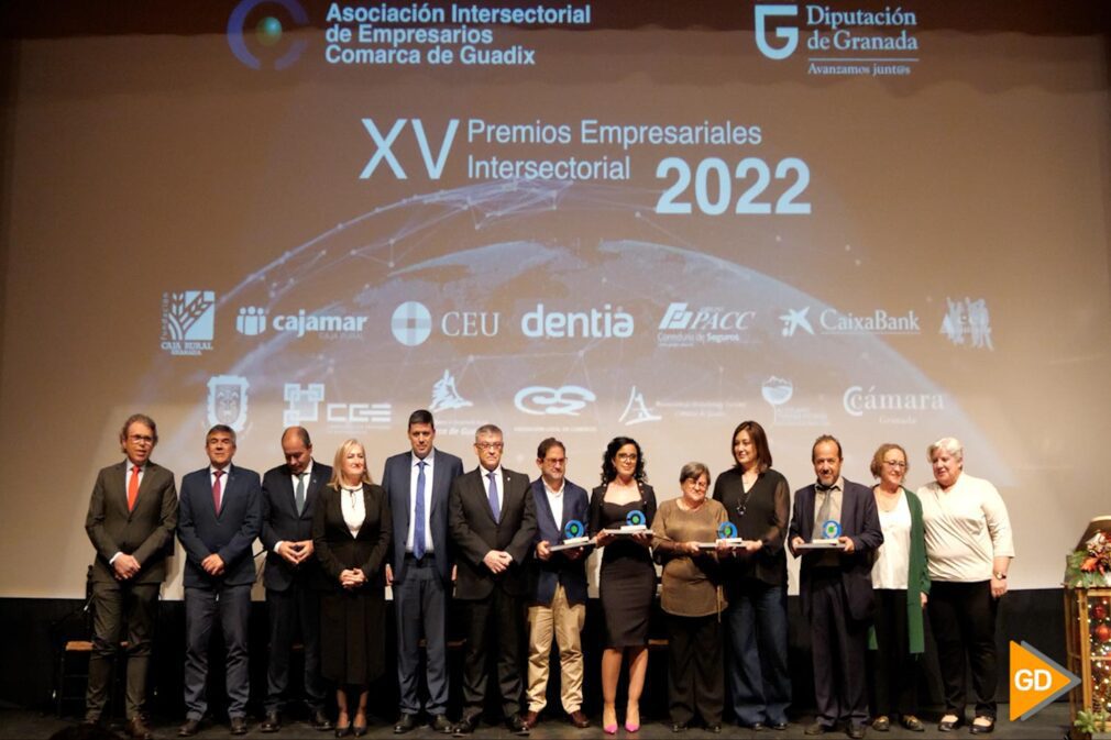 FOTOS La Asociación Intersectorial de Empresarios Comarca de Guadix entregó los premios empresariales, que reconocen la trayectoria de cuatro negocios (11)