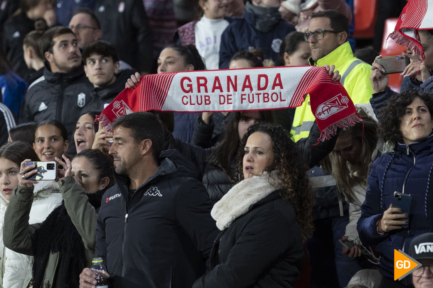 Real Madrid Vs. Granada bufanda 2-12-2023 | Bufanda del Real contra Granada  CF
