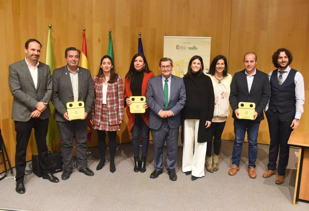 Diputación y Ecoembes premian a los tres municipios más recicladores de envases de la provincia de Granada.