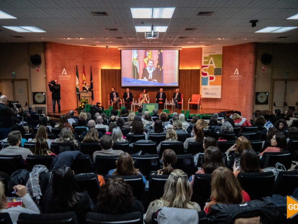 Fotos La consejera de Salud y Consumo, Catalina García, inaugura el II Congreso sobre Vacunación de Andalucía_-5