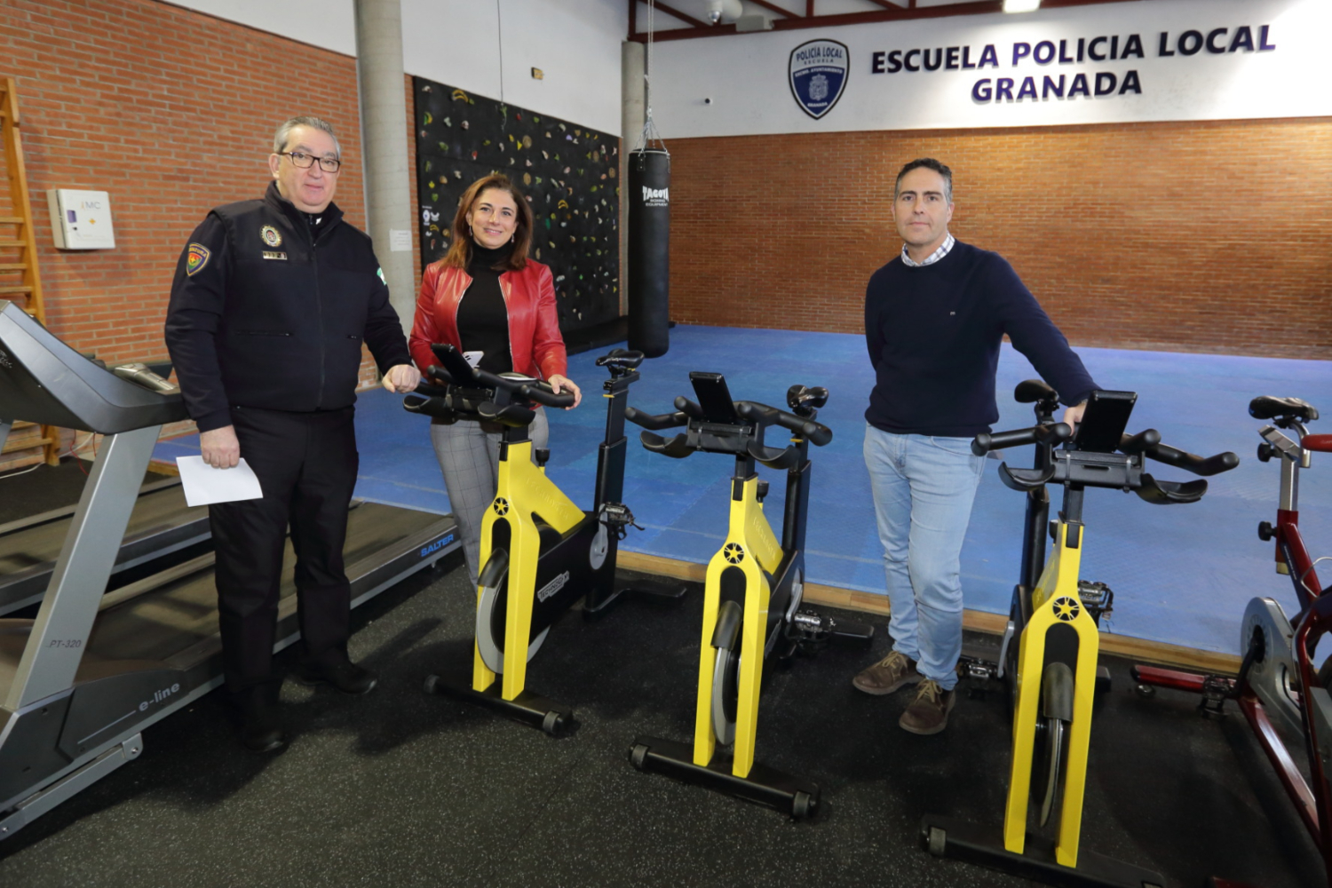 El Ayuntamiento renueva el gimnasio de la Policía Local de Granada