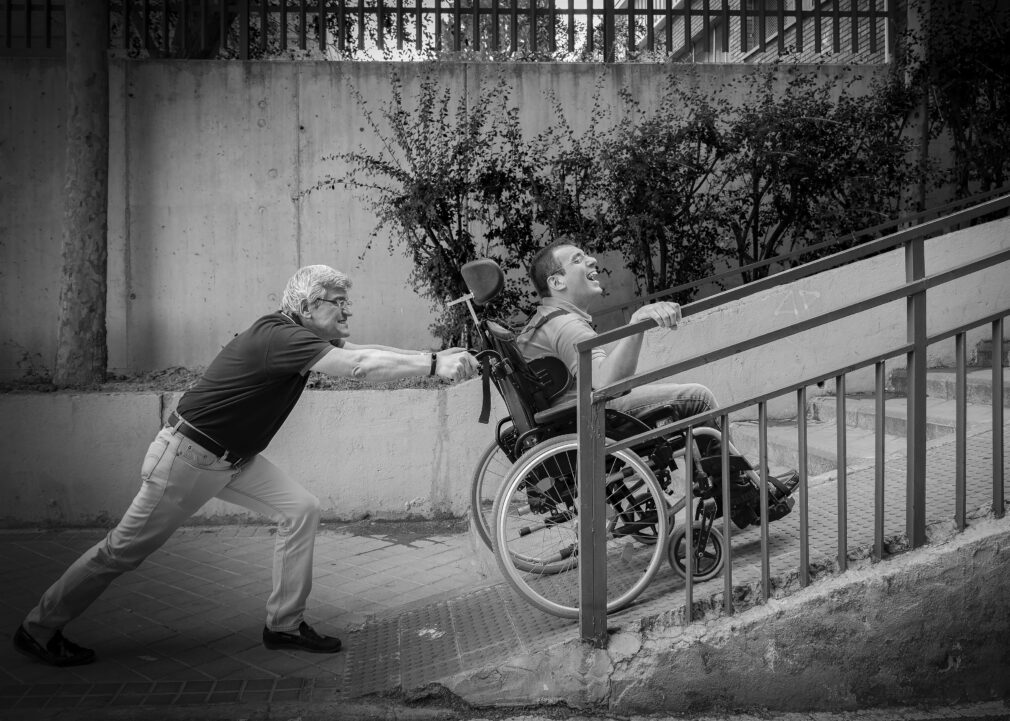 Pacientes con parálisis cerebral exigen a Sanidad acceso a sillas de ruedas eléctricas