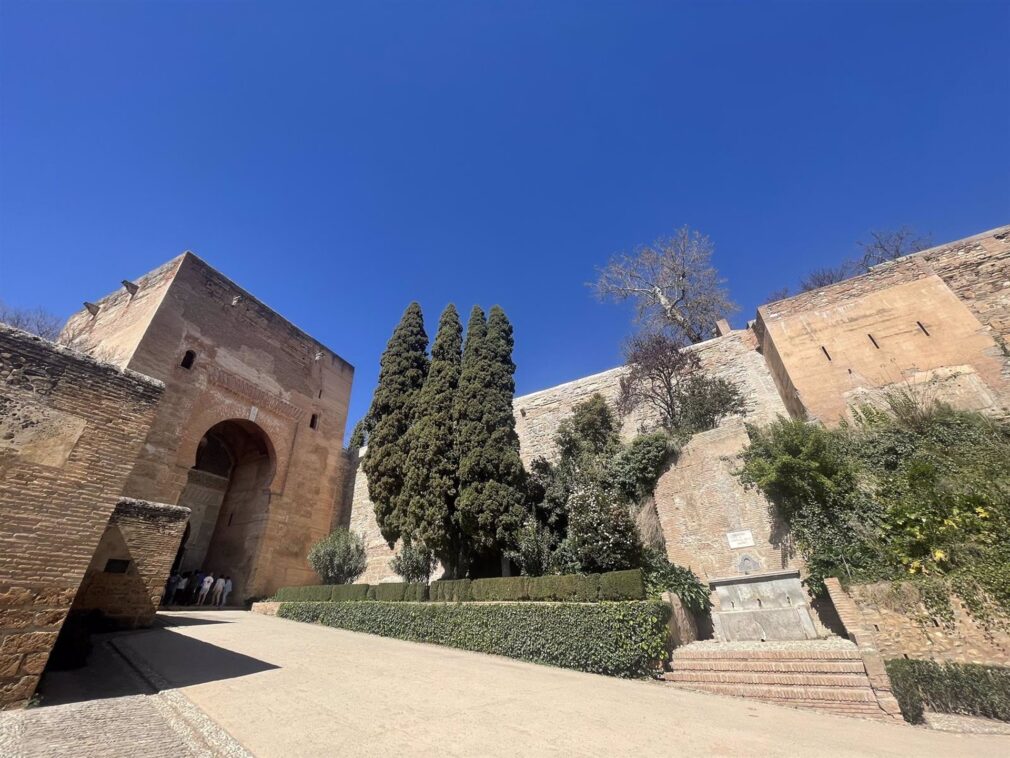 Granada.- Finaliza la rehabilitación de la muralla entre la Puerta de la Justicia y la Torre de Barba de la Alhambra