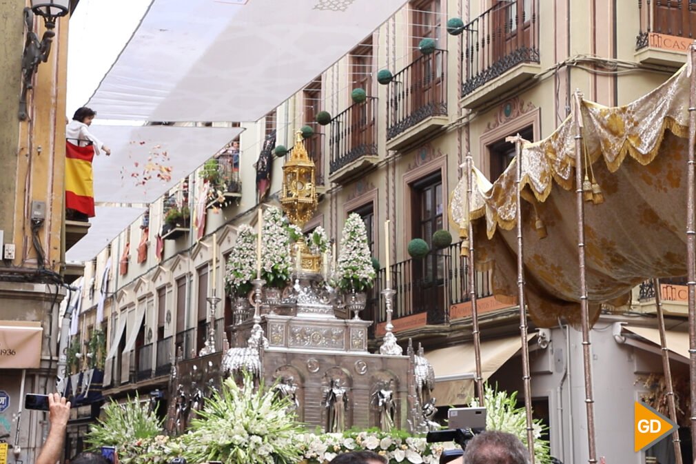 La procesión del Corpus Christi resiste a la lluvia en el día grande de la Feria - Celia Pérez-2