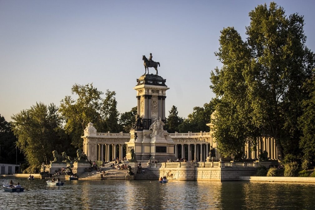 parque-del-retiro-madrid-foto josemdelaa Pixabay