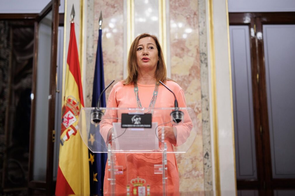 La presidenta del Congreso, Francina Armengol, en una rueda de prensa - Alejandro Martínez Vélez - EP