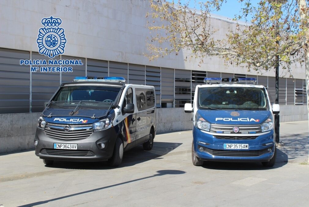 Vehículos en Estación de Autobuses