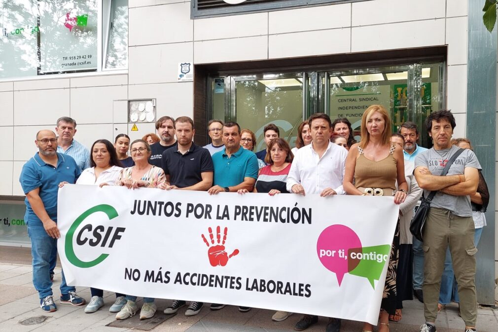 Concentración minuto silencio CSIF Granada planta reciclaje Alhendín (1)