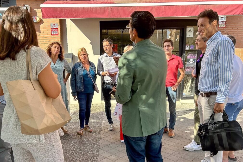 Granada.- Cuenca (PSOE) critica que Carazo "quiere gobernar desde los despachos" lejos de "la realidad de los barrios"