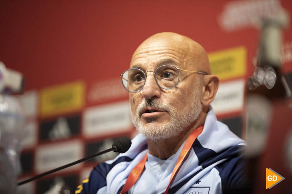 Rueda de prensa de Luis De la Fuente y Fabian previa al partido contra España en el estadio de Los Carmenes de Granada