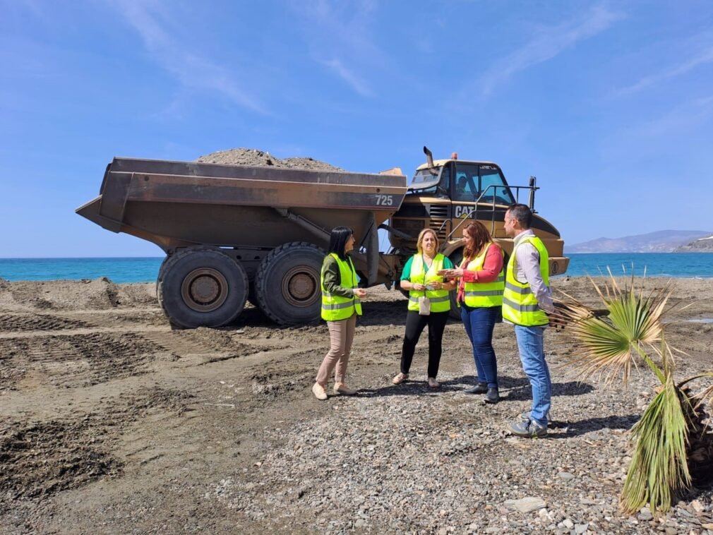 Granada.- Sorvilán reabre al baño la playa de Melicena tras recuperar la calidad de sus aguas tras la DANA