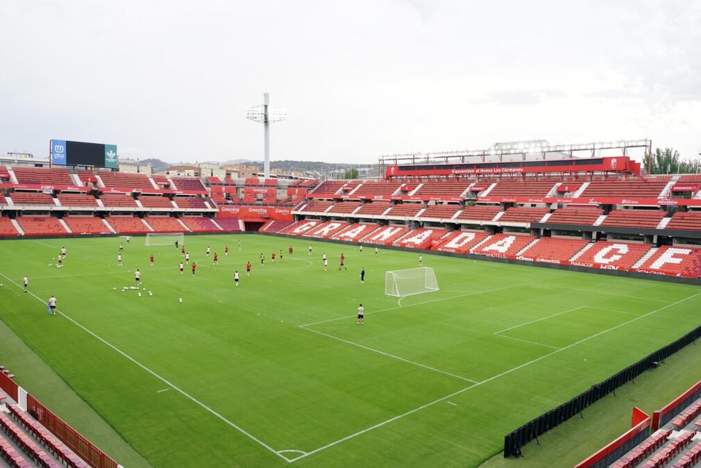 granada-cf-los-carmenes-entrenamiento-previo-girona