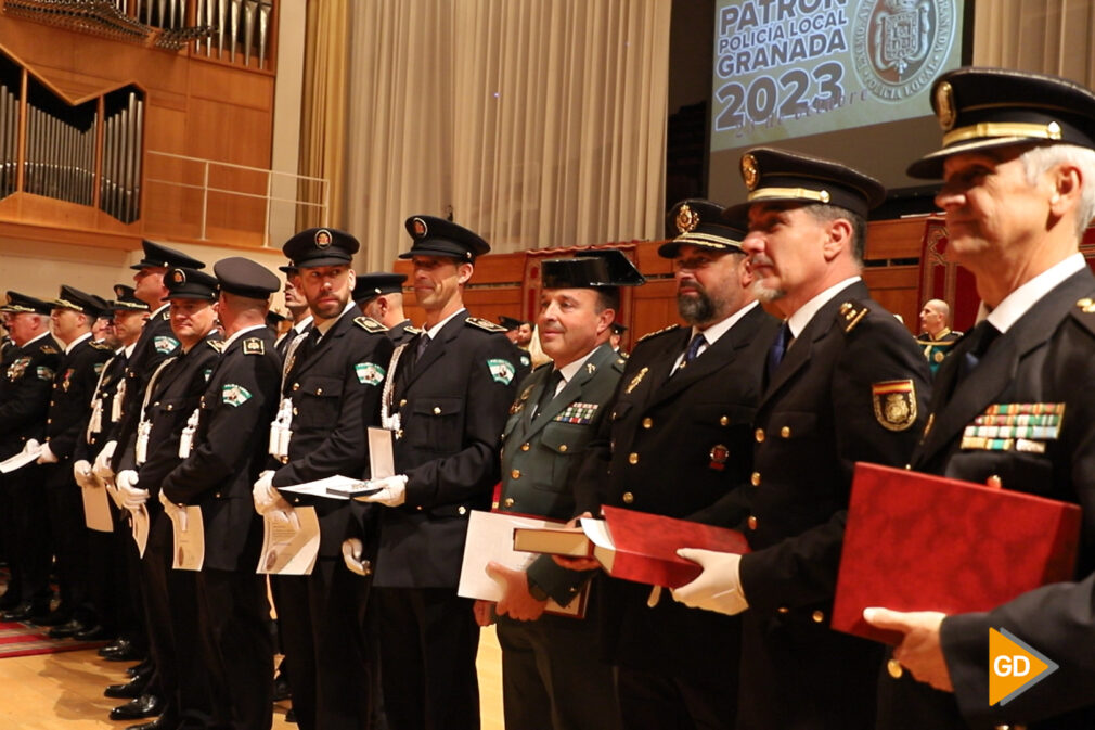 El Ayuntamiento celebra el patrón de la Policía Local con un acto de imposición de medallas- - celiaperez-2