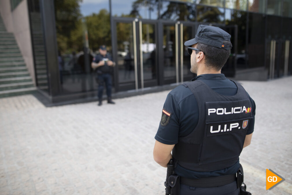 Policia nacional en Granada por la cumbre europea