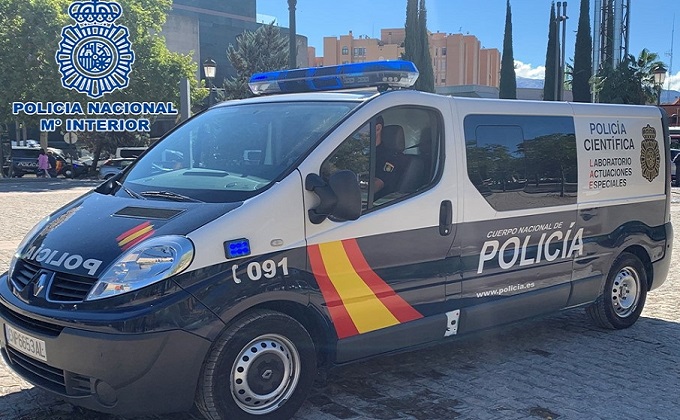 Vehículo policial en Centro Granada