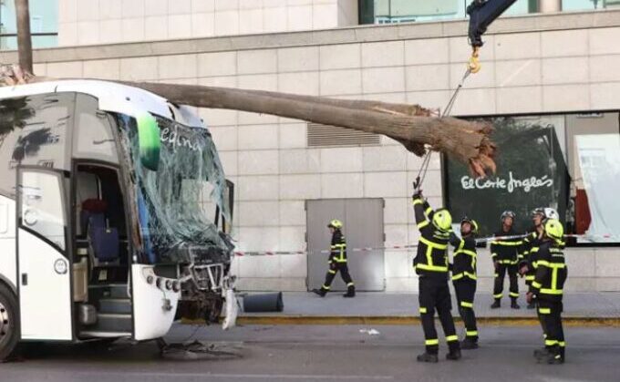 accidente-autobus-cadiz-europapress