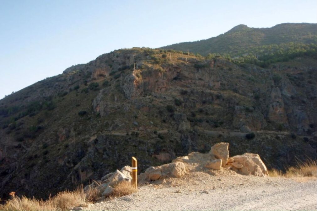 cerro huenes