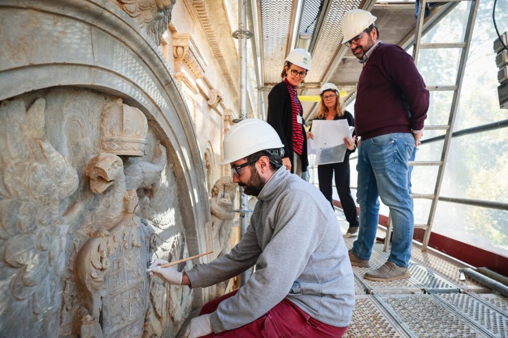 Granada.- La Alhambra emprende la restauración del pilar de Carlos V, que prevé finalizar en primavera