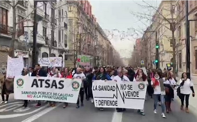 Trabajadores del SAS se manifiestan en Granada en defensa de la sanidad pública y piden la dimisión de Catalina García