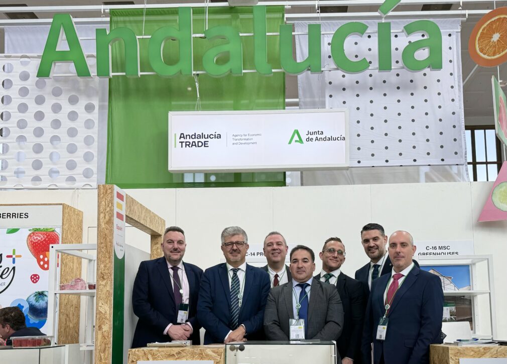 Imagen de la delegación de Caja Rural Granada en el stand de Andalucía Trade de Fruit Logistica.