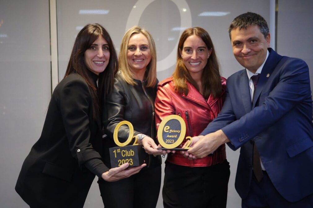 Granada.-La alcaldesa visita el Centro Wellness Neptuno de Granada tras ser premiado como el mejor O2 de España