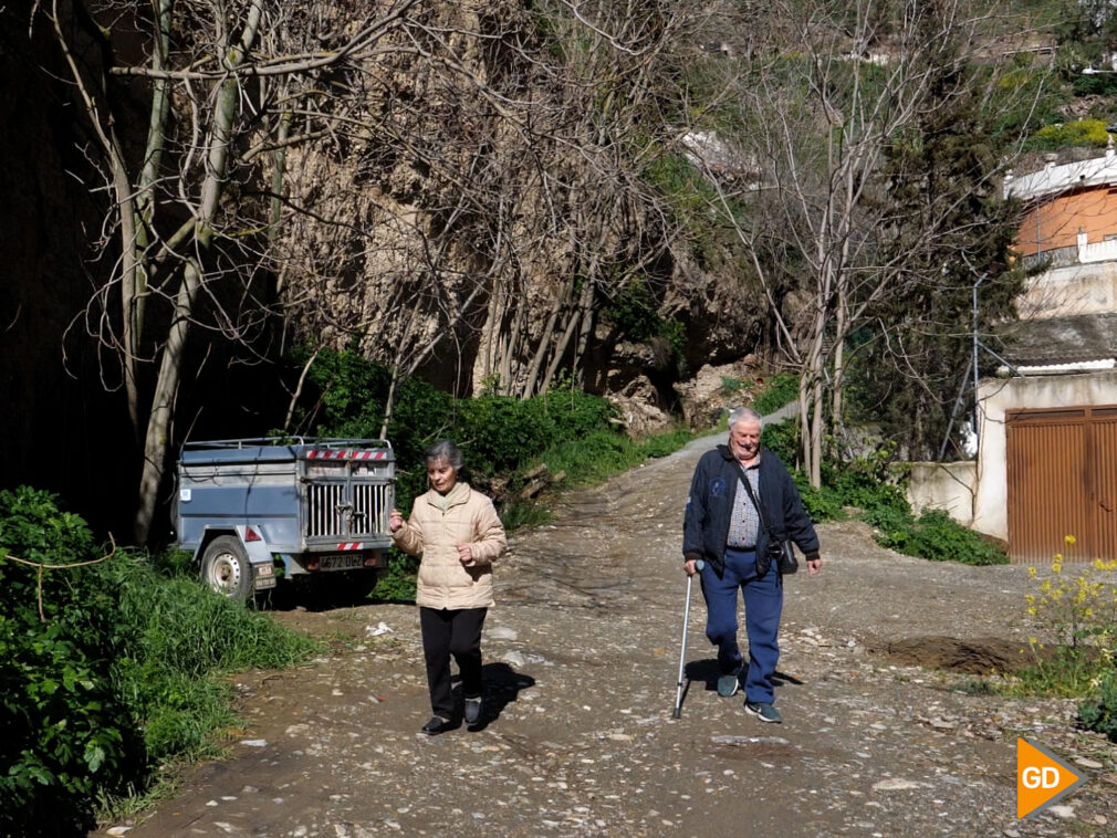 Los vecinos del Barranco de Valparaíso en el Sacromonte exigen una solución para arreglar su camino ante los destrozos de los temporales - celiaperez-00