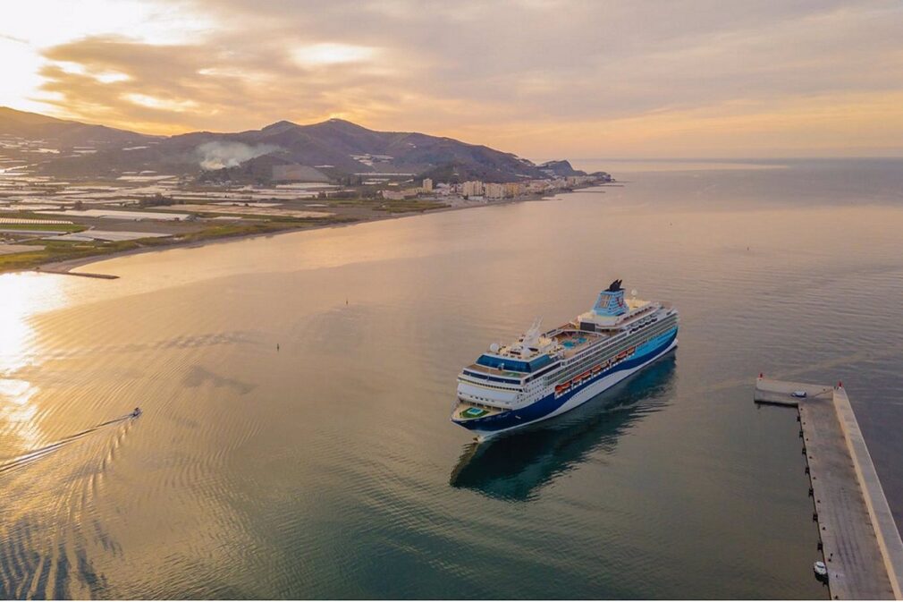 Granada.- Turismo.- Puertos.- Atraca en Motril el crucero Marella Explorer, el séptimo de los nueve programados en abril