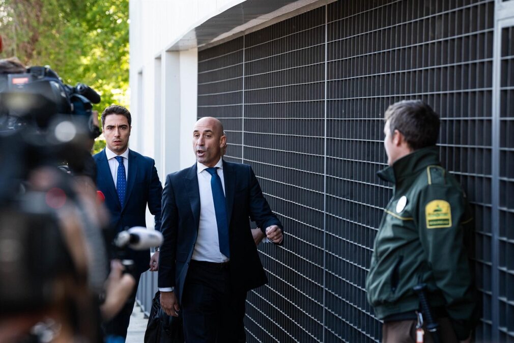 El expresidente de la RFEF Luis Rubiales a su llegada a declarar Majadahonda - Foto Europa Press