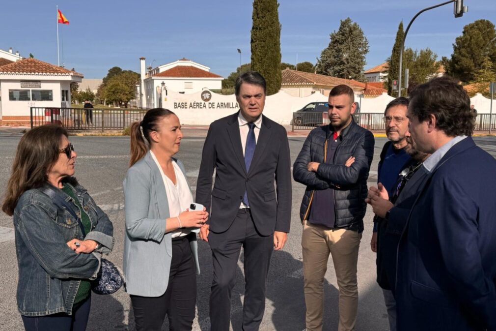 carlos-rojas-visita-base-aerea-armilla-centro-atencion-inmigrantes