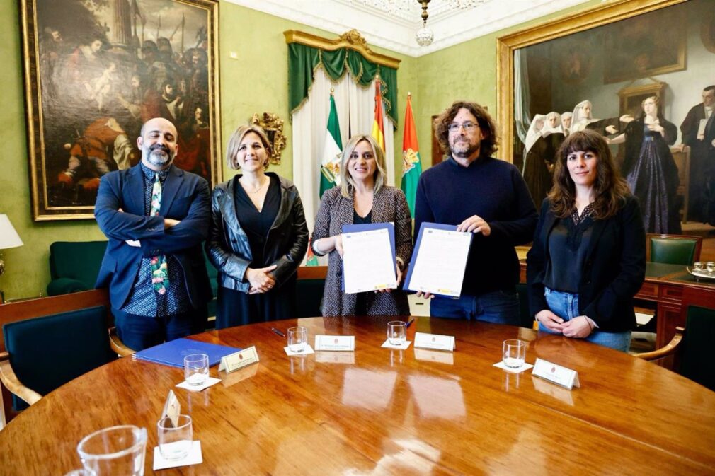 Granada.- El Ayuntamiento avanza en la estrategia de autoconsumo energético con un convenio de colaboración con OSCE