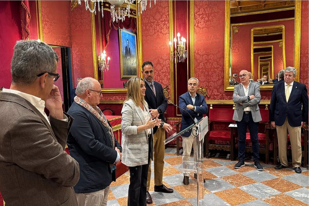 Granada.- Turismo.- La Federación de Hostelería andaluza ofrece colaboración y apoyo jurídico en la materia a la ciudad