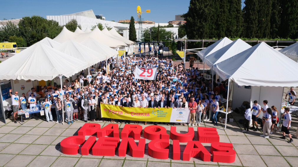 Participantes y autoridades en la 26ª Feria de la Ciencia del Parque de las Ciencias_01