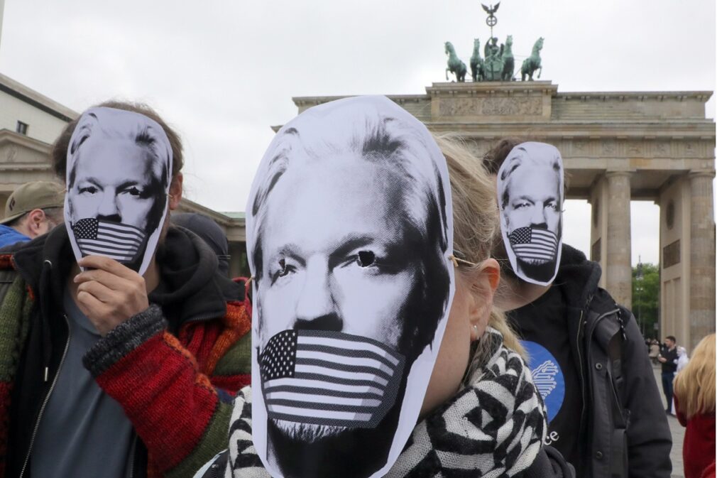 Internacional.-R.Unido.- Julian Assange, en libertad bajo fianza tras un acuerdo con el Gobierno de EEUU