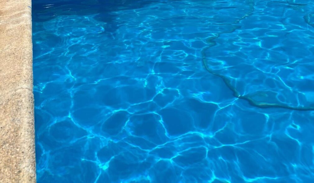 Granada.- Cúllar mantiene cerrada en señal de duelo este viernes la piscina donde murió un hombre con discapacidad