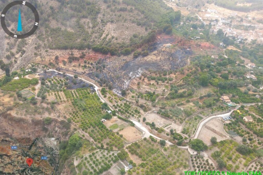 Granada.- Incendios.- El Infoca retira los medios aéreos del fuego de Villamena, ya estabilizado