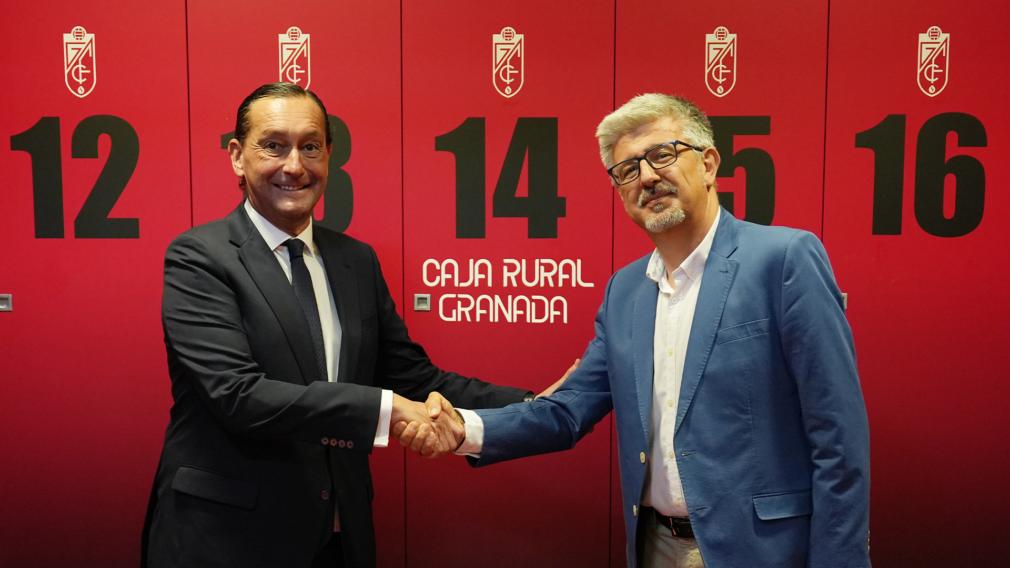 El Presidente del Granada CF, Alfredo García-Amado y el Director de Negocio de Caja Rural Granada, José Aurelio Hernández.